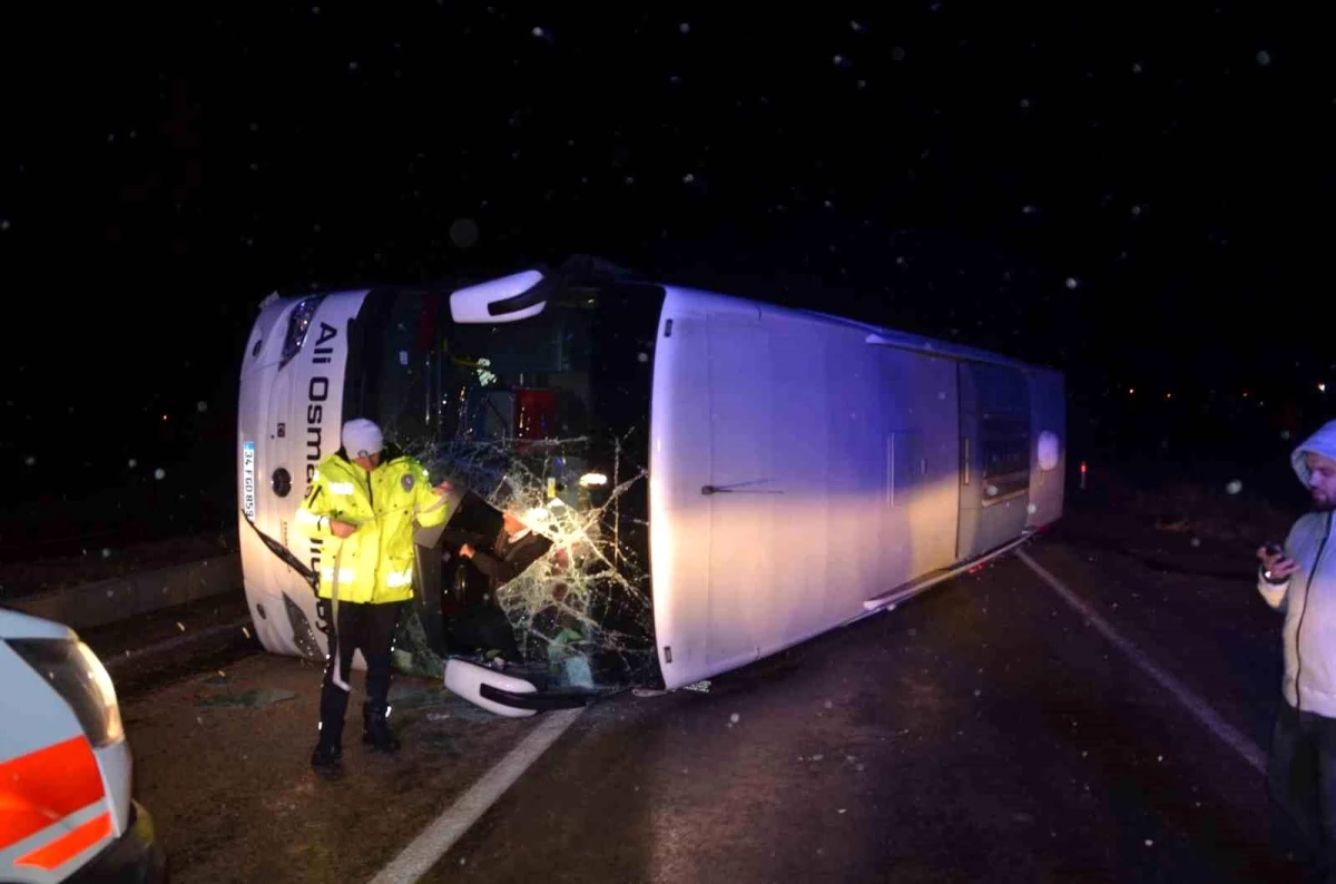 Kastamonu\'da yolcu otobüsü devrildi: 30 yaralı