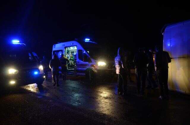 Kastamonu'da yolcu otobüsü devrildi: 30 yaralı Kastamonu'da yolcu otobüsü devrildi: 30 yaralı