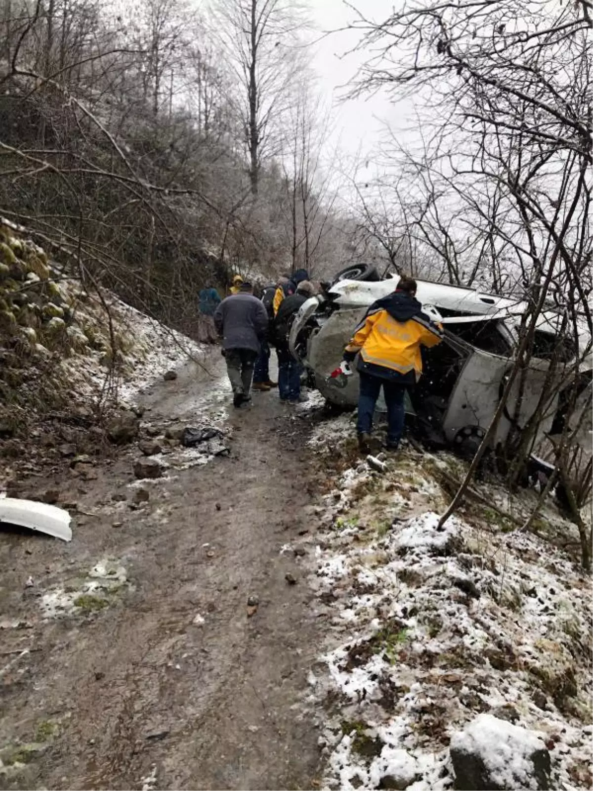 Öğrenci yurdu yolunda kaza; baba ve üniversiteli kızı öldü, oğlu yaralı