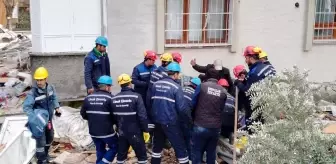 Siirt ekibi enkazdan 30 vatandaşı kurtarmayı başardı