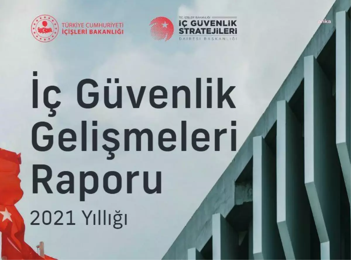 Türkiye\'de 2021 Yılında Günde Ortalama 591 Kişi Uyuşturucu Suçlarından Gözaltına Alındı; 61 Kilo Eroin, 7,7 Kilo Kokain, 15 Kilo Metamfetamin Ele...