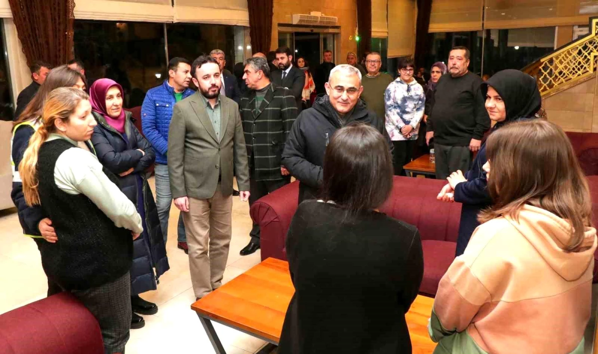 Başkan Işık, Ilıca Harlek Termal Otel\'de misafir edilen depremzedeleri ziyaret etti