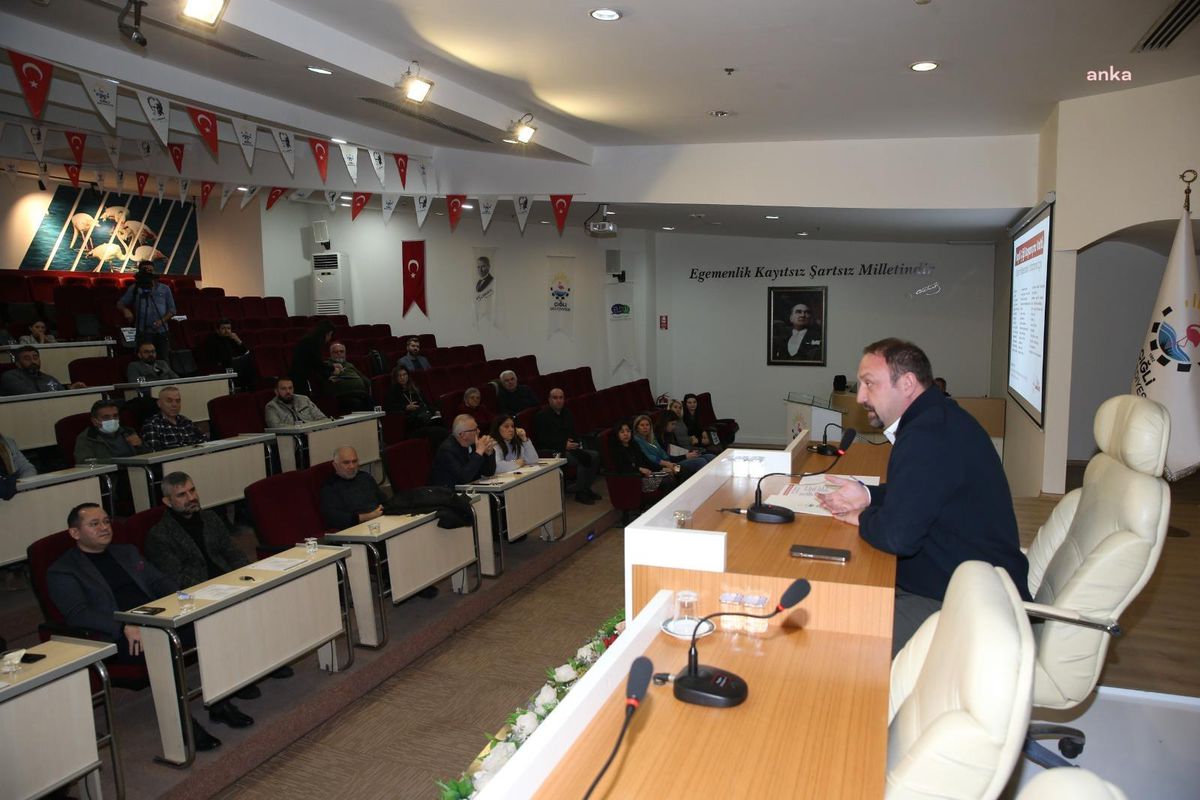 Çiğli Belediye Başkanı Gümrükçü\'den Depremle Mücadele Vurgusu: "Bilimi ve Liyakati Esas Almalıyız"