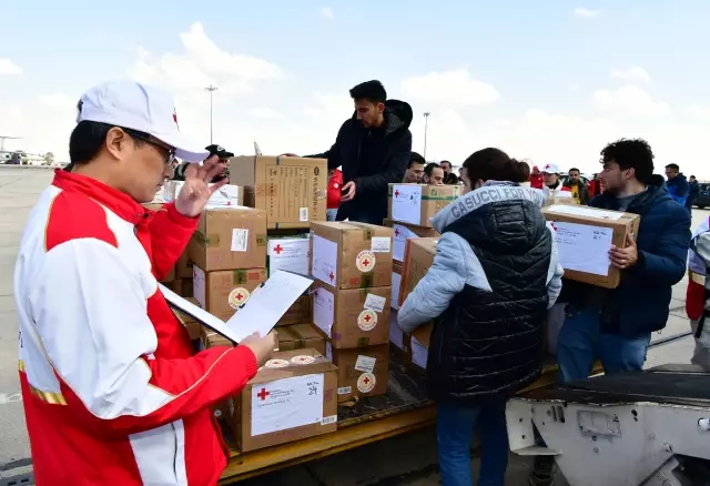 Çin'in Gönderdiği Yardım Malzemelerinin İkinci Partisi Şam'a Ulaştı