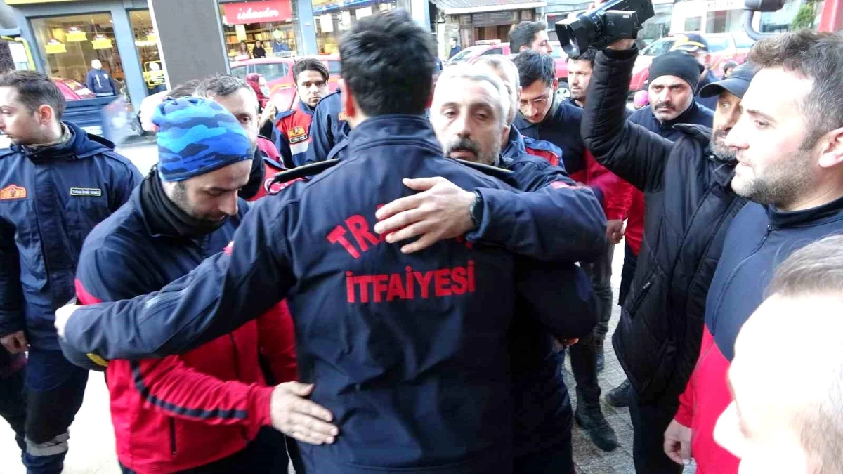 Deprem bölgesinde arama kurtarma çalışmalarına katılan ekip Trabzon\'a döndü