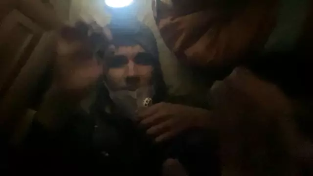 Depremin 198. saatinde enkaz altından Türkiye'ye el salladılar