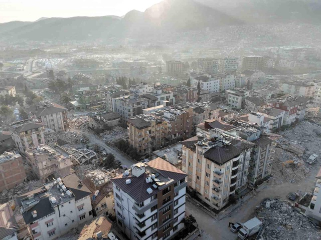 9. günün ardından Hatay'daki yıkım dron kamerasıyla ortaya çıktı 9. günün ardından Hatay'daki yıkım dron kamerasıyla ortaya çıktı