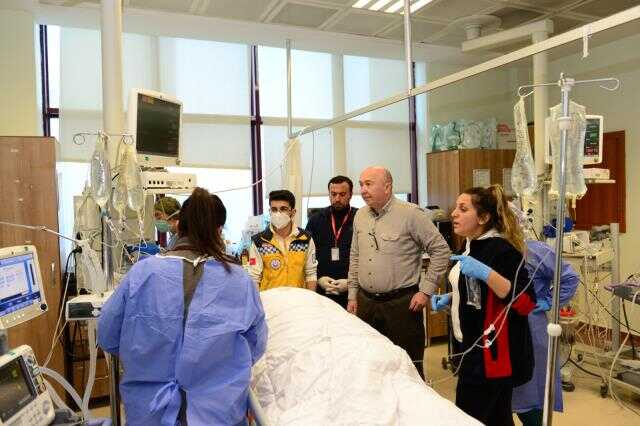 Enkazdan 202. saatte çıkarılan Polat çifti yaşadıklarını anlattı: 6 aylık oğlumu tükürüğümle beslemeye çalıştım, 5. gün dayanamadı