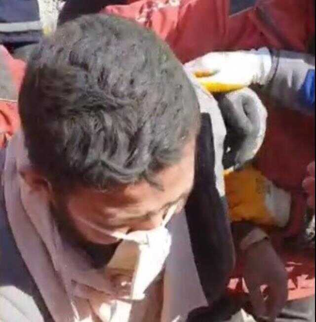 Enkazdan 202. saatte çıkarılan Polat çifti yaşadıklarını anlattı: 6 aylık oğlumu tükürüğümle beslemeye çalıştım, 5. gün dayanamadı