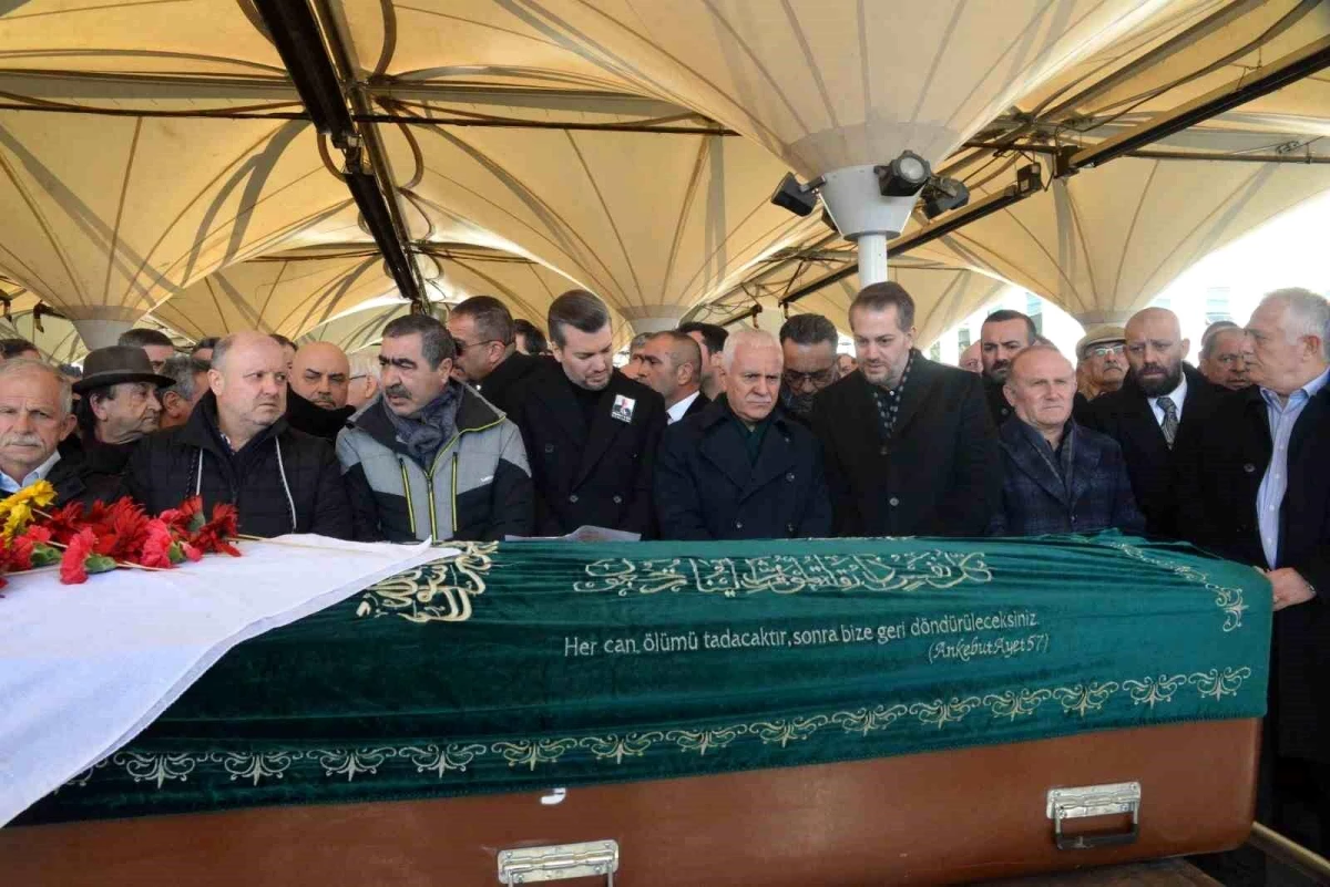 Akşener, İYİ Partili Koray Aydın\'ın annesinin cenazesine katıldı