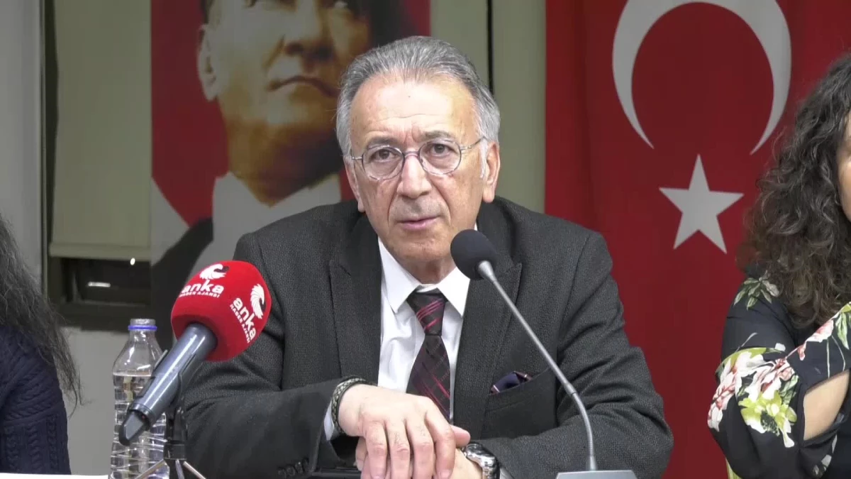 İzmir Barosu Başkanı Yılmaz: "Anayasa\'nın Hükmü Çok Açık. Savaş Hali Dışında Seçimler Asla ve Kat\'a Ertelenemez"