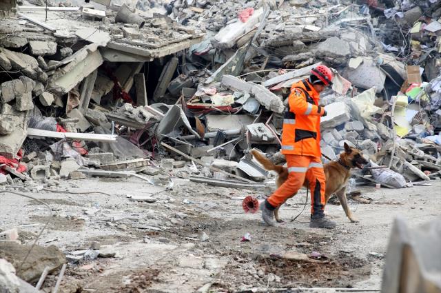 Japon Yer Bilimci Kaneda: Aynı günde 2 büyük depremi daha önce tecrübe etmedim