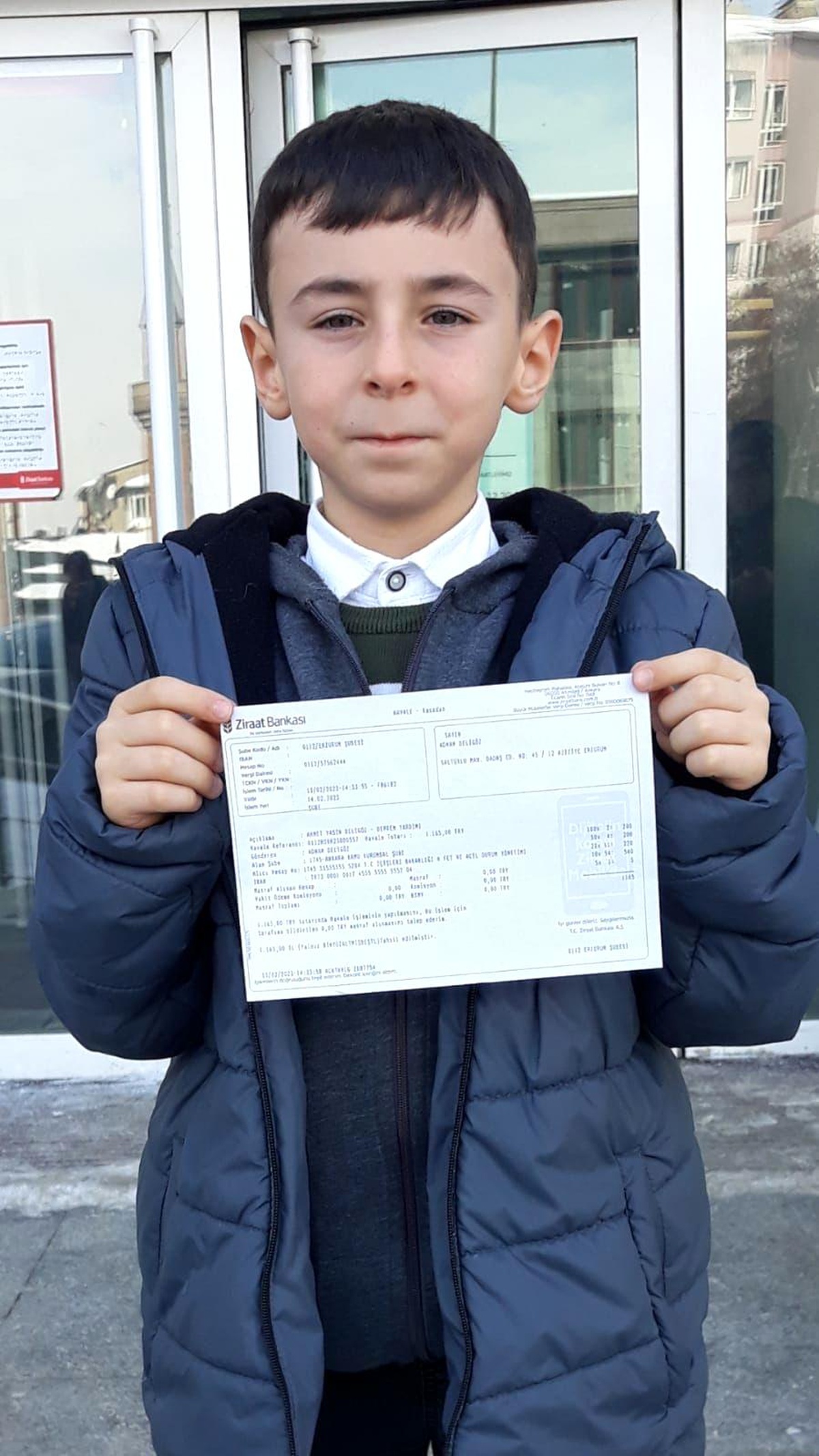 Kendi küçük yüreği büyük