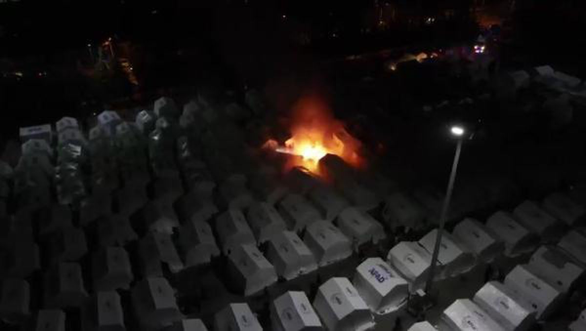 Osmaniye\'de çadır kentte yangın