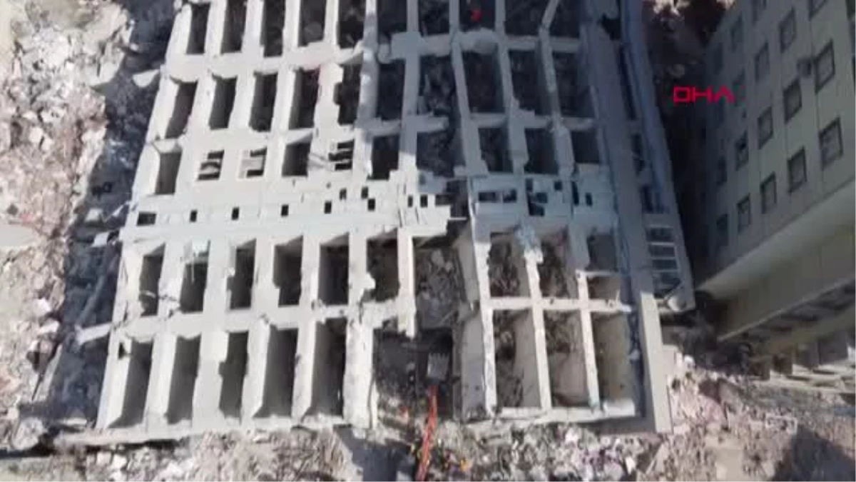 Depremde yıkılan Rönesans Rezidans\'ta felaket göz göre göre gelmiş: Binanın temeli kaymıştı, koridorda çatlak vardı