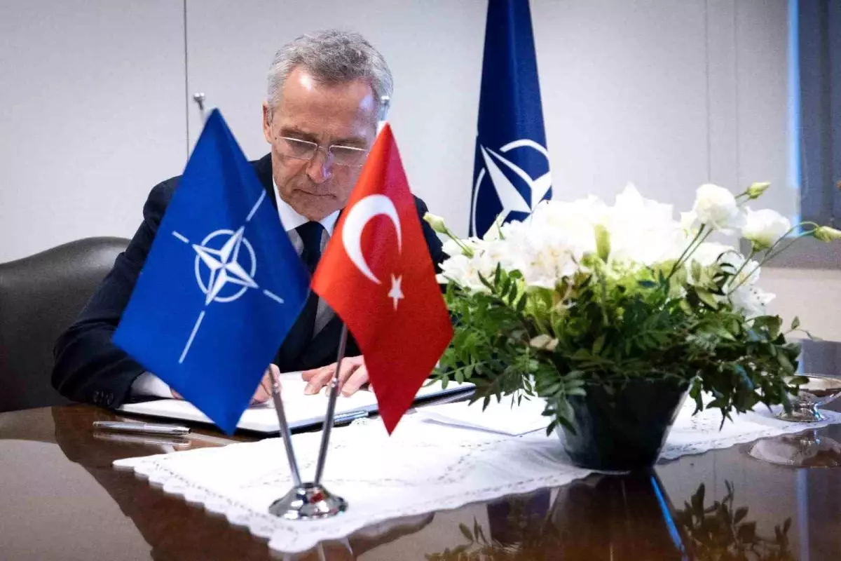 Stoltenberg, Türkiye\'nin NATO Daimi Temsilciliği\'nde taziye defterini imzaladı