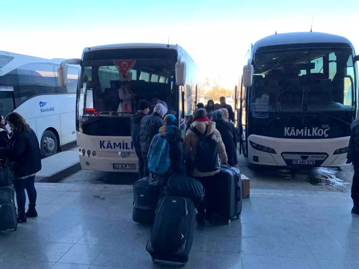 Üniversitelerin uzaktan eğitime geçmesiyle birlikte otogarlarda yoğunluk başladı