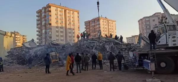 Yaşadıkları düşünülen 3 kız kardeş için umutlar tükendi! Canlı bulgusuna rastlanılamayınca çalışmalar sonlandırıldı