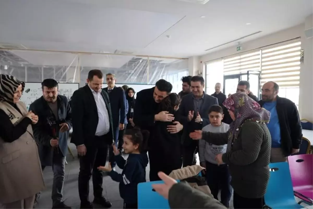 Yüzyılın felaketini yaşayan 803 depremzede Darıca\'ya getirildi