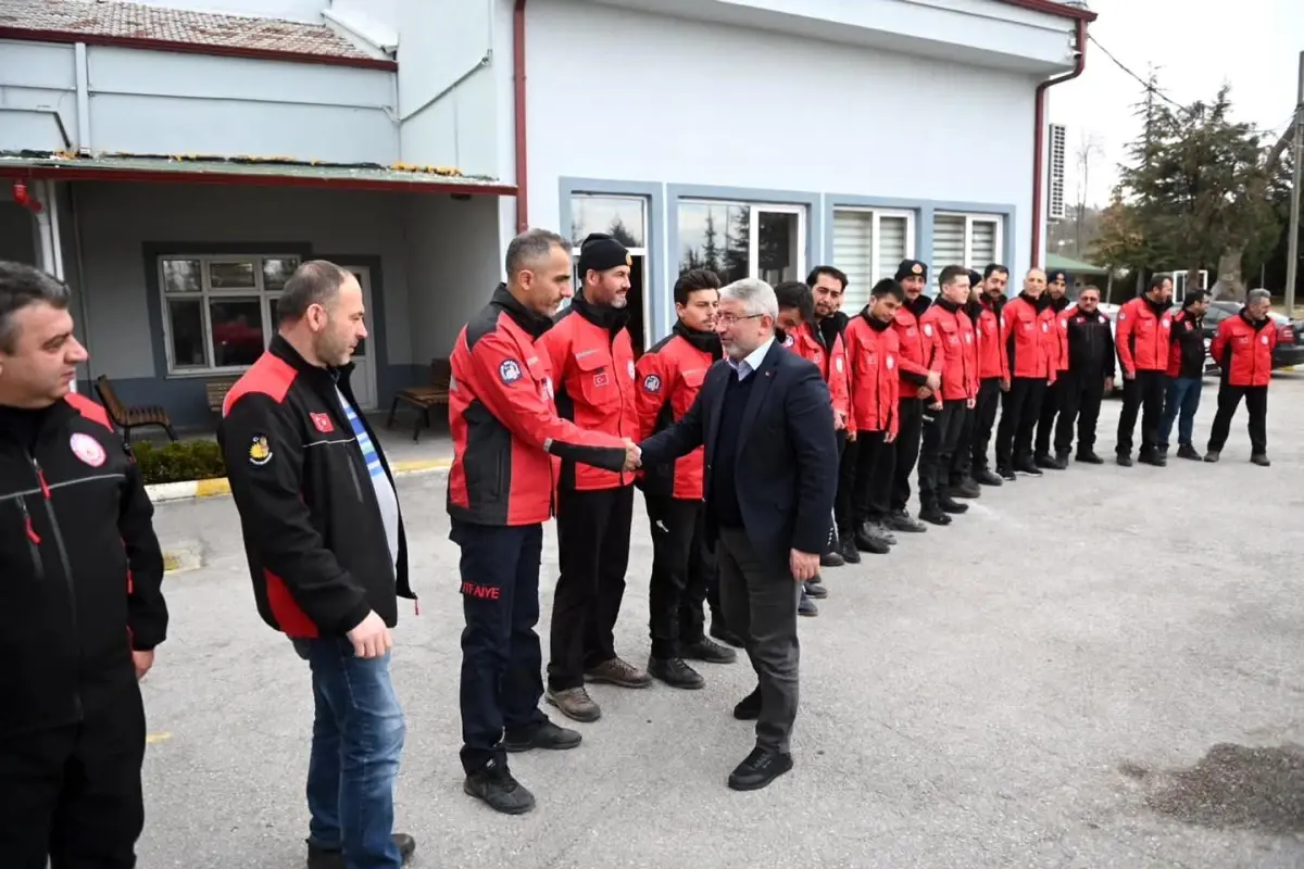Afet bölgesine giden arama kurtarma ekibi Çorum\'a döndü