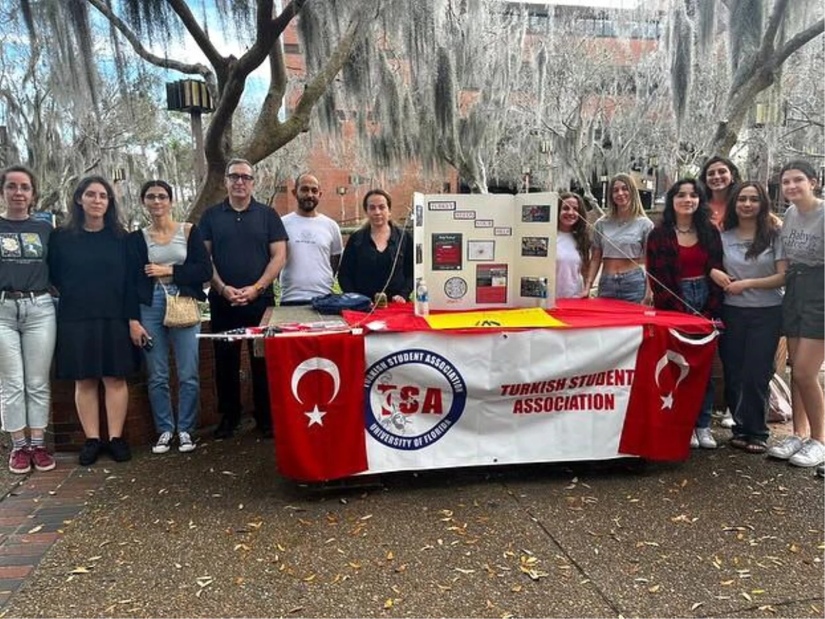 Amerika\'daki Türk öğrenciler deprem farkındalığı için stant açtılar