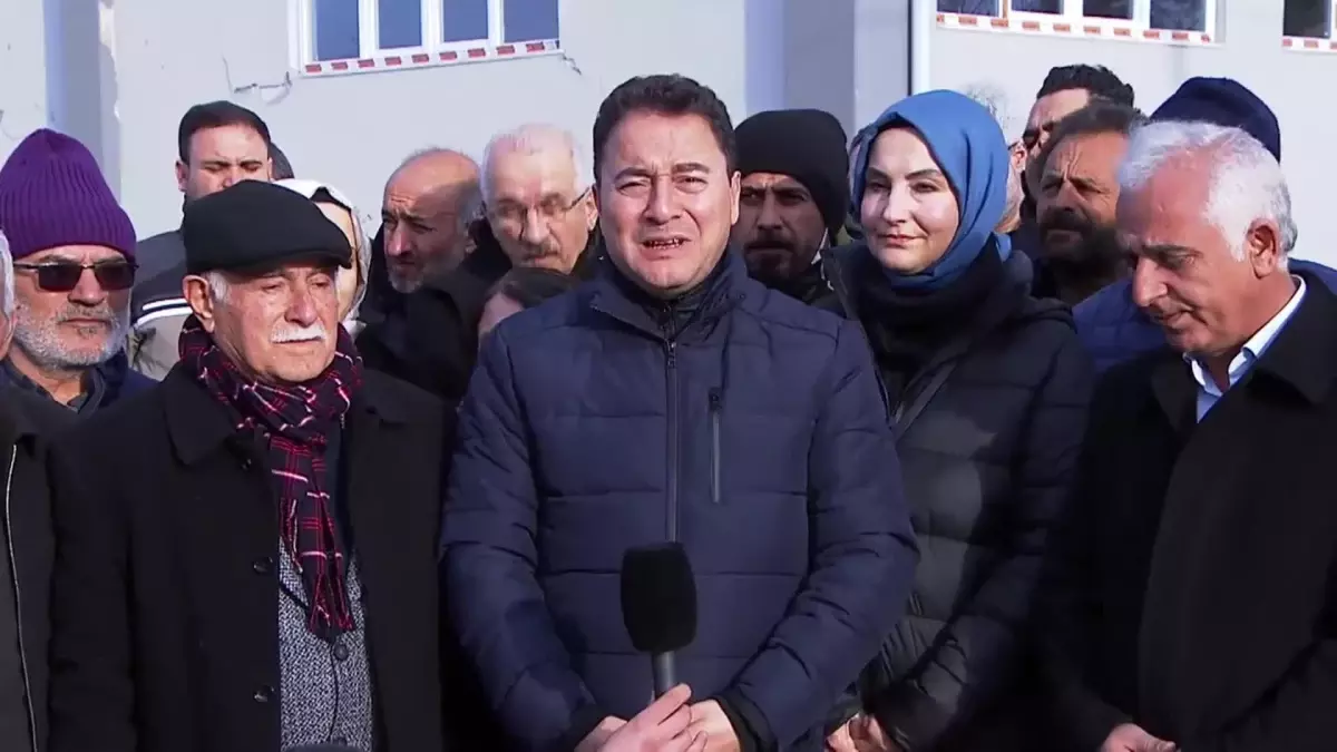 Babacan, Malatya Örnekköy\'de: "Gerçekten Bu Depremin Yaralarını Yine Milletin Kendisi Saracak, Öyle Görünüyor"