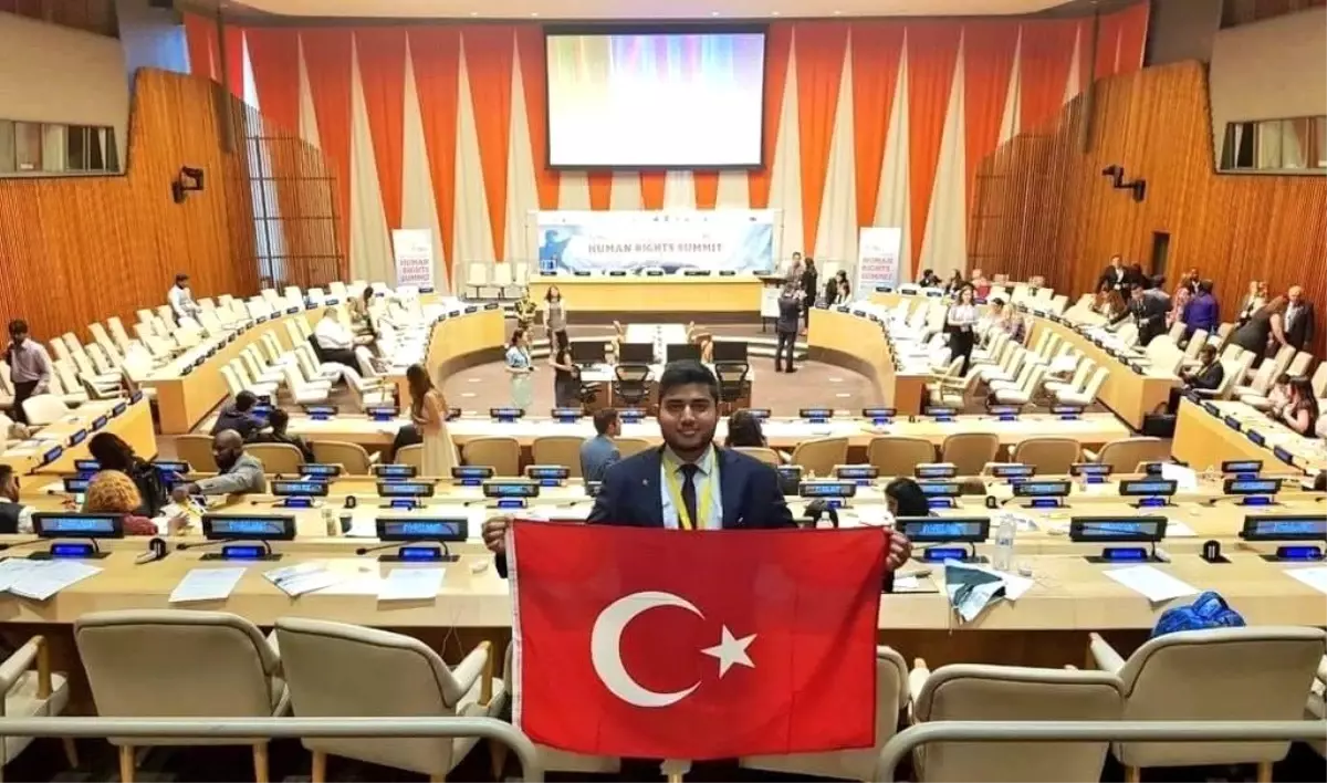 Bangladeşli Emon, Türkiye\'nin acısını hafifletmek için çalışıyor