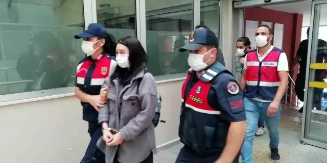 Cinayet davasında yargılanan genç kız 'Ceza almak istemiyorum' diyerek ağladı