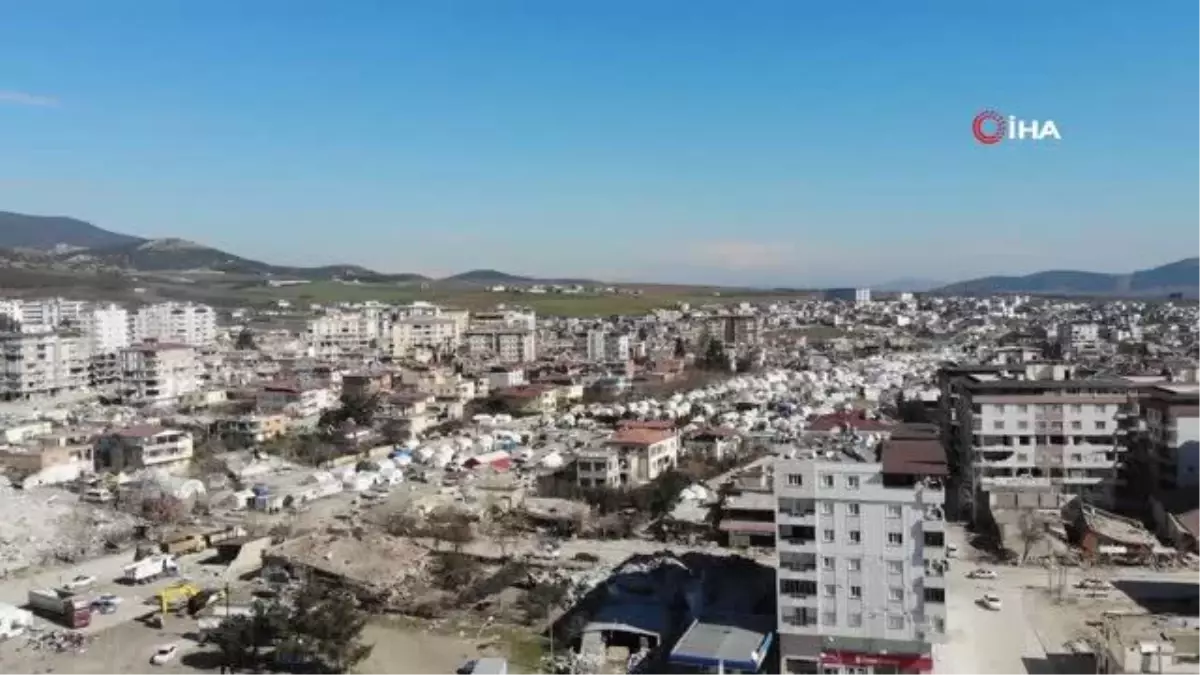 Depremde hasar alan Nurdağı ilçesi böyle görüntülendi