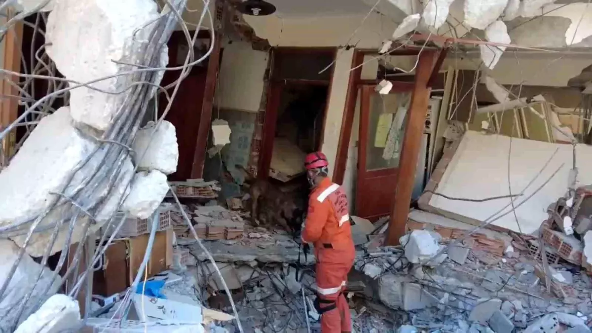 Doğal Afet Arama ve Kurtarma Taburu Hatay\'daki çalışmalarını aralıksız sürdürüyor