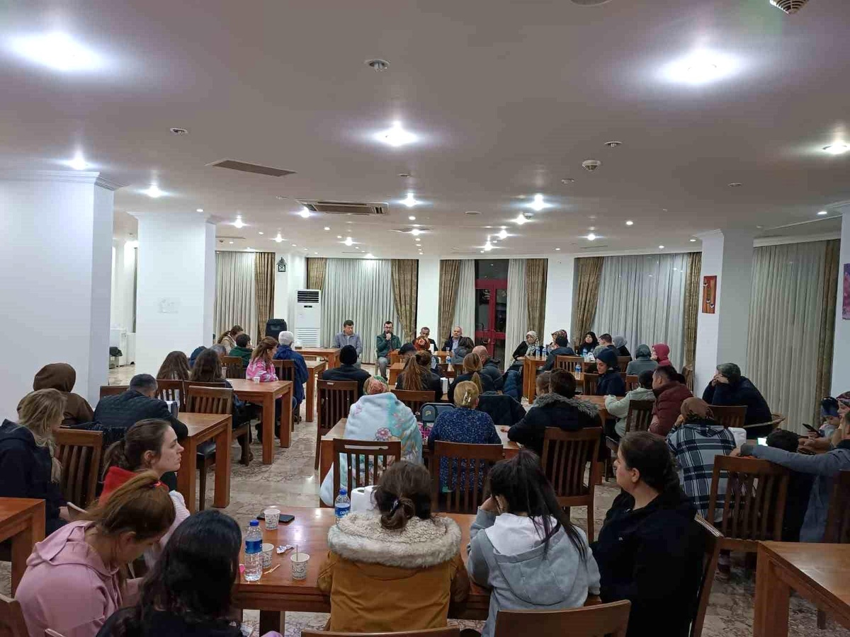 Hayatını kaybeden depremzedeler için Kur\'an-ı Kerim okundu