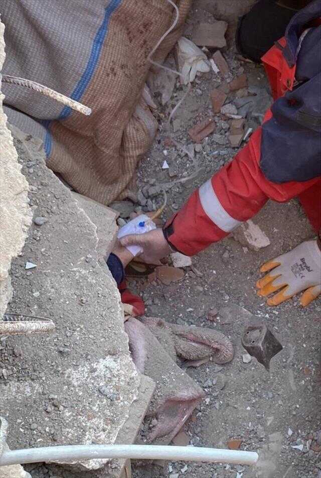 Kahramanmaraş'ta 222'nci saatte enkazdan sağ çıkarıldı Kahramanmaraş'ta 222'nci saatte enkazdan sağ çıkarıldı