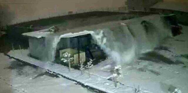 Kameraya yansıyan deprem anındaki görüntü tsunamiyi hatırlattı Kameraya yansıyan deprem anındaki görüntü tsunamiyi hatırlattı