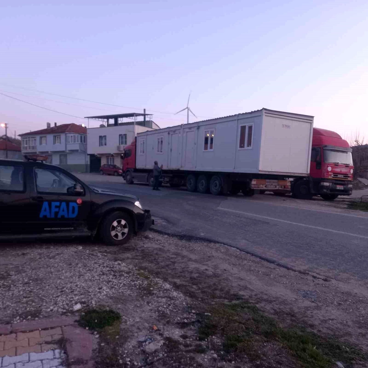 Kırkağaç\'taki konteynerler deprem bölgesine gönderildi