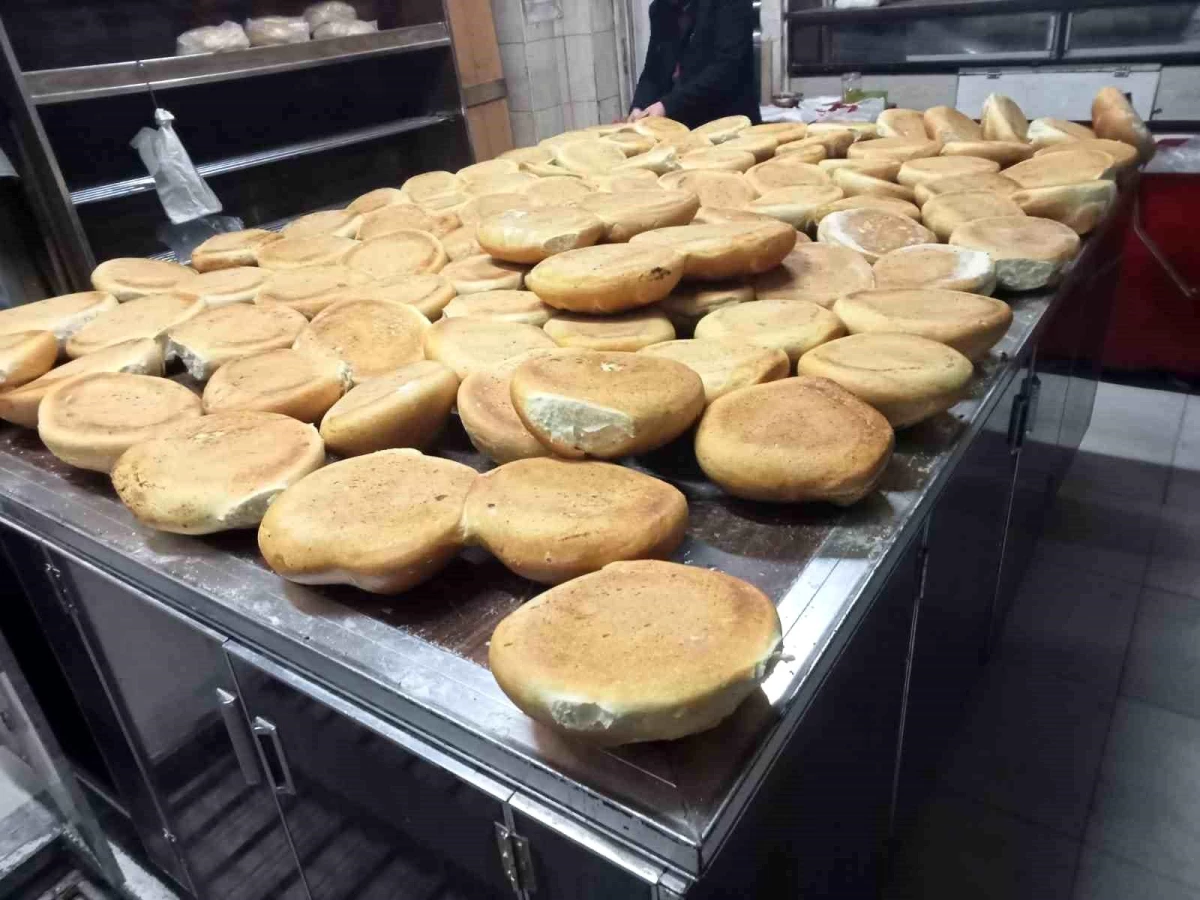 Kırkağaç\'tan deprem bölgesine 15 bin ekmek