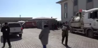 Şırnak Valisi Bilgin, Nurdağı'nda deprem sonrası değerlendirmelerde bulundu