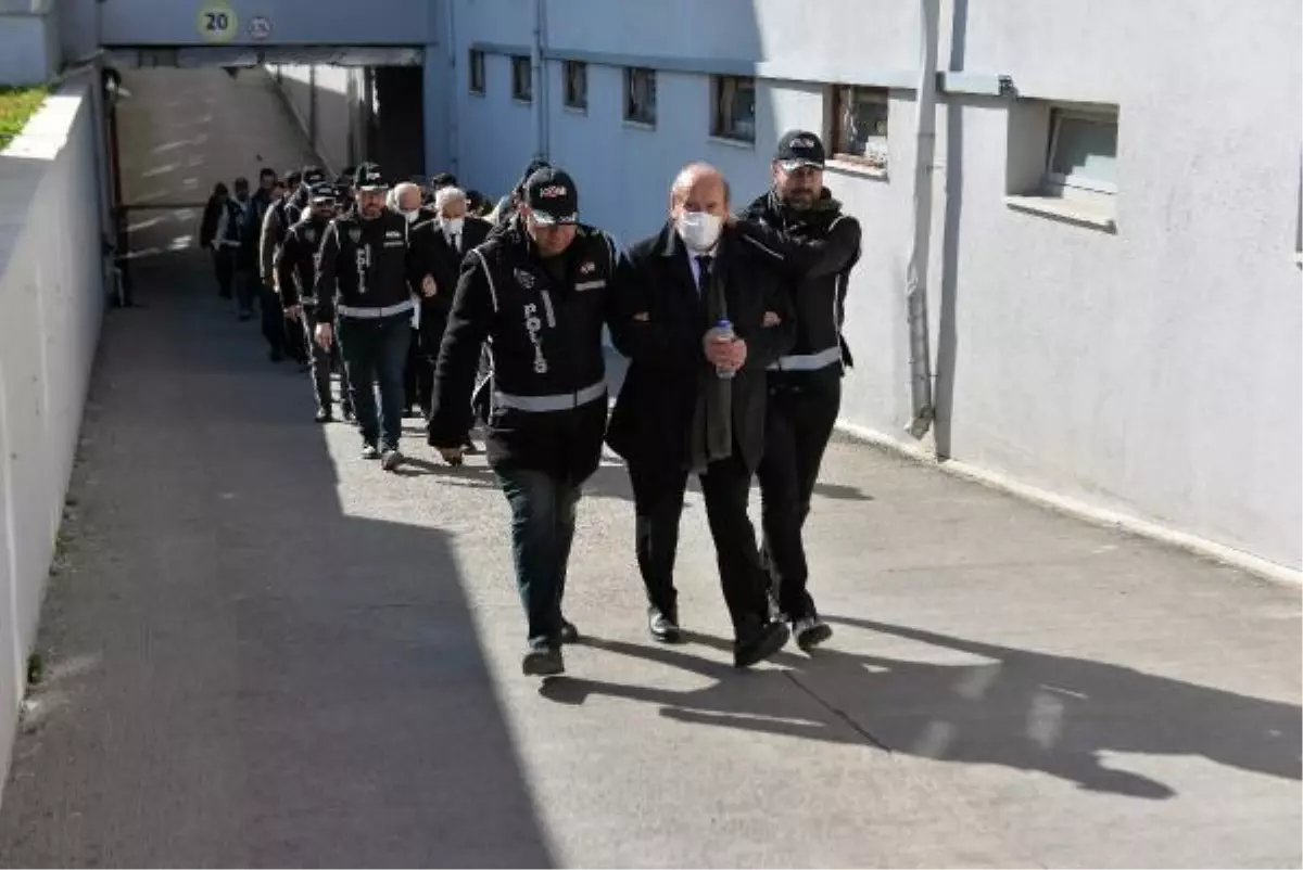 ADANA\'DA YIKILAN BİNALARIN MÜTEAHHİT VE MÜHENDİSLERİ DAHİL 5 TUTUKLAMA