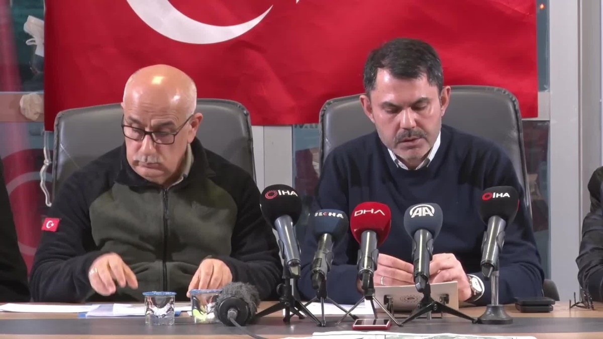Bakan Murat Kurum: "Malatya\'da 10 Bin 233 Bina Acil Yıkılacak ve Ağır Hasarlı Olarak Tespit Edildi"