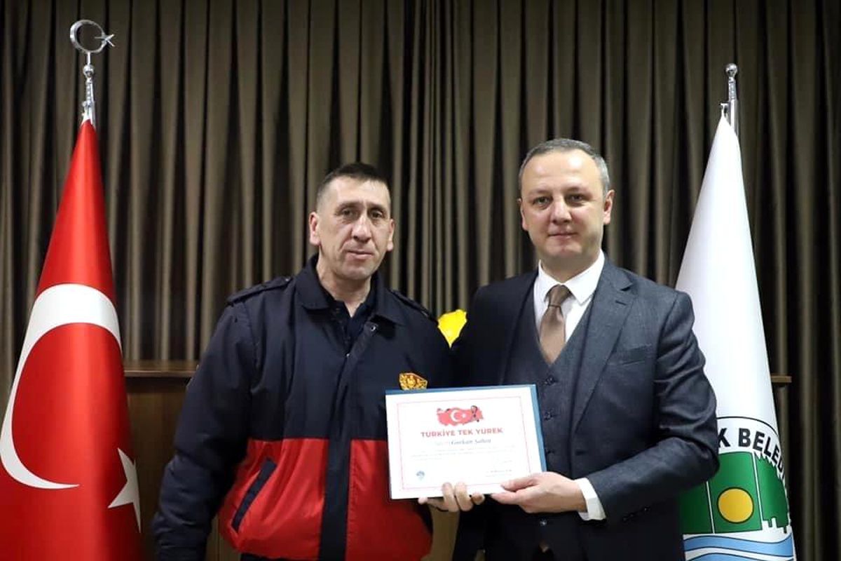 Başkan Alan deprem bölgelerinde görev alan personellere teşekkür etti