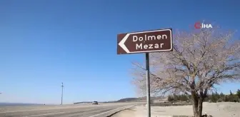 Binaları yerle bir eden deprem, Dolmen mezarlara hasar vermedi