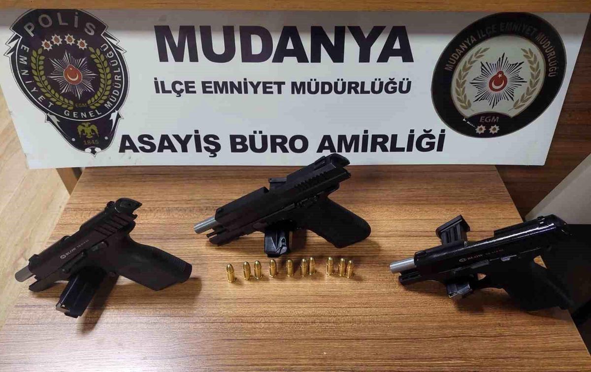 Bursa\'da ruhsatsız silah bulunan 3 kişi hakkında tahkikat başlatıldı