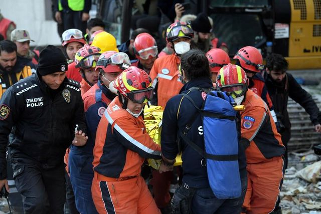 Çinli Kurtarma Ekibinin Tercümanı: Sadece Teknik Bilgilerini Değil, Kalplerini de Bu İşe Verdiler Çinli Kurtarma Ekibinin Tercümanı: Sadece Teknik Bilgilerini Değil, Kalplerini de Bu İşe Verdiler