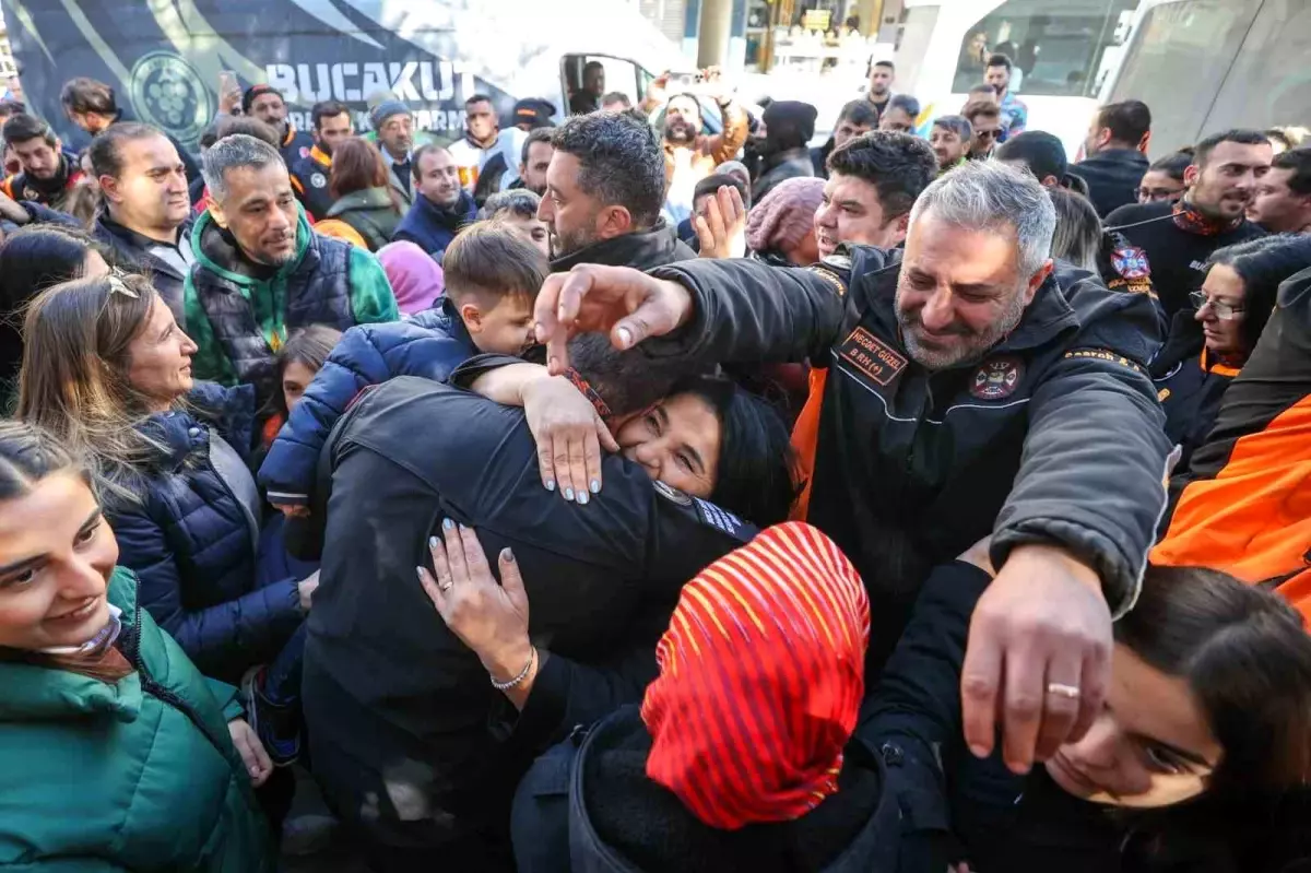 Buca Belediyesi Arama Kurtarma Ekibi Eve Döndü