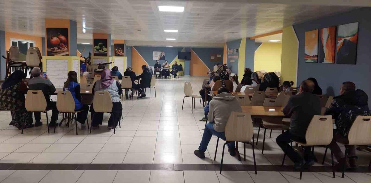 Depremde hayatını kaybedenler için Kur\'an-ı Kerim okundu