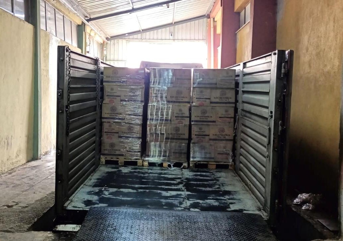 KARADENİZBİRLİK afet bölgesine 22 ton ayçiçeği yağı gönderdi