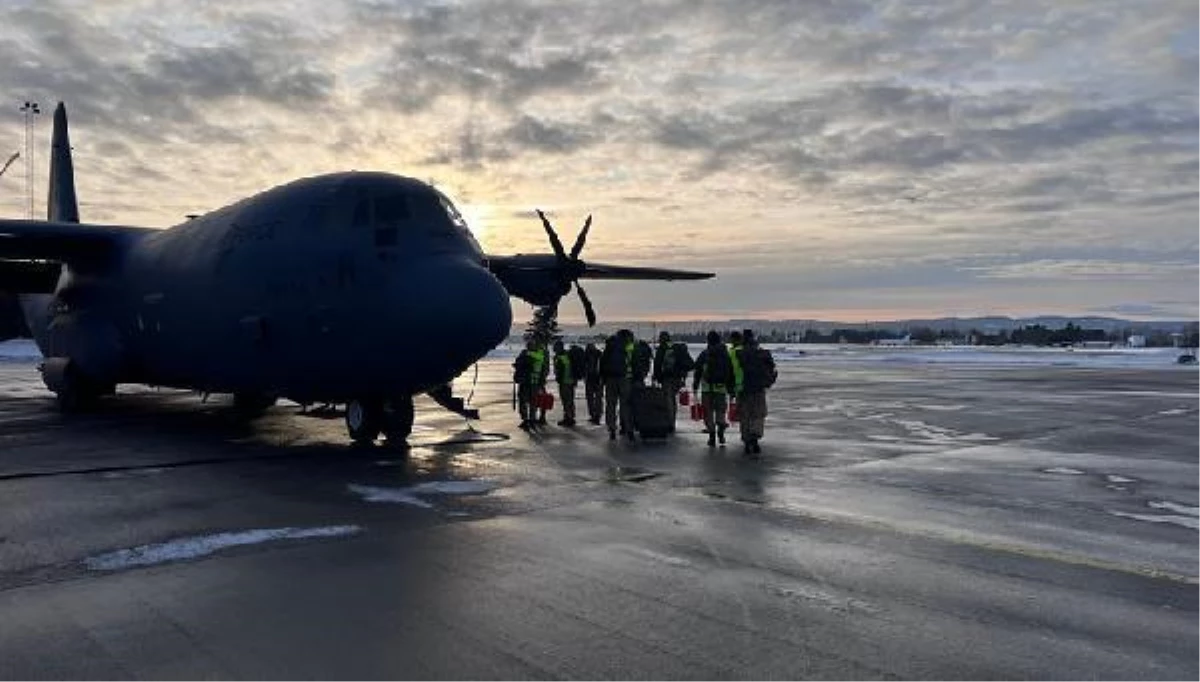 Norveç\'in \'uçan ambulansı\' depremzedelere yardım ediyor
