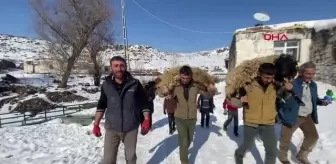 Omuzlarında getirdikleri hayvanları satıp, gelirini depremzedelere bağışladılar