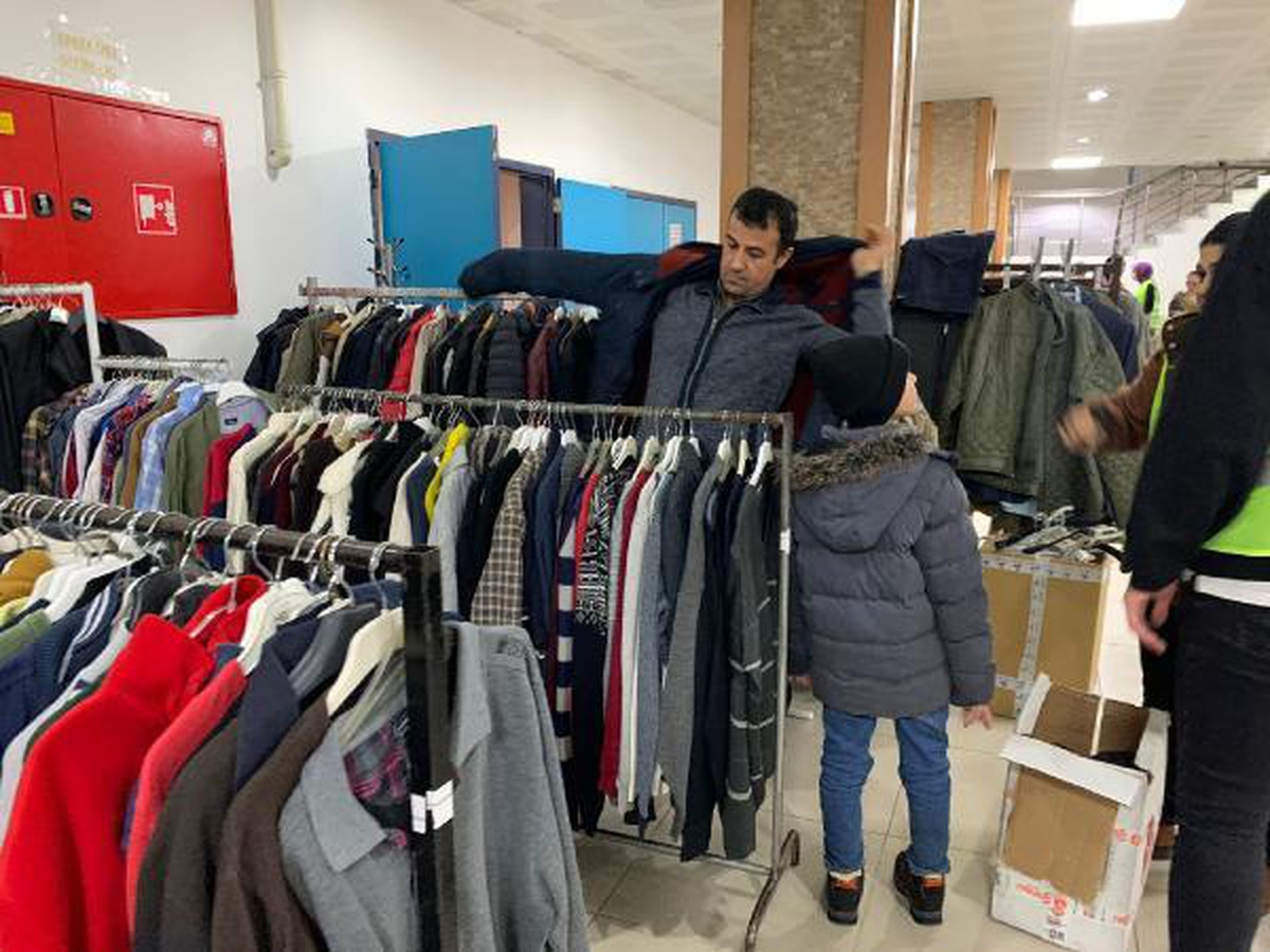 RİZE\'DE MİSAFİR DEPREMZEDELERE SOSYAL MAĞAZA
