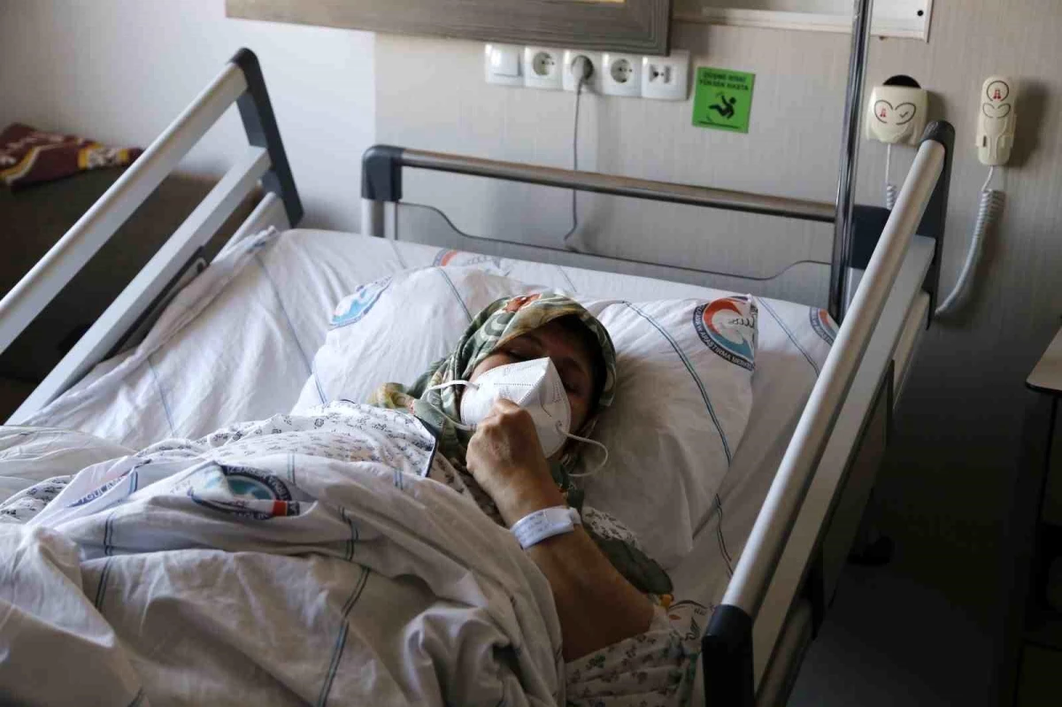 Tekirdağ\'da tedavi altına alınan depremzede kadın: "Depremde 9 yakınımız kaybettik"