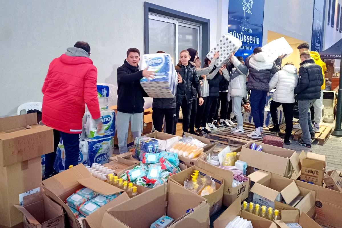 Altınordu\'nun U15 takımı depremzedeler için seferber oldu